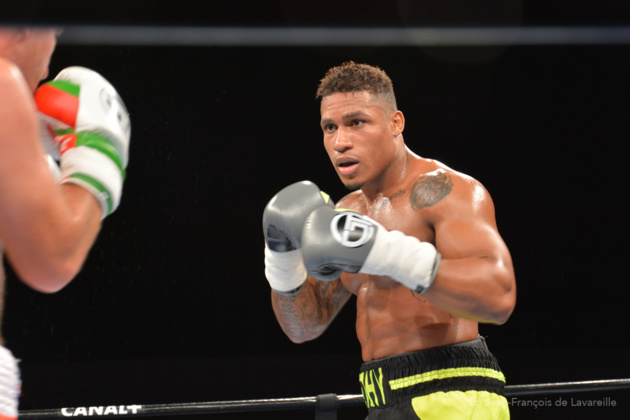 Ryad Merhy : Mise aux poings Ryad Merhy : Mise aux poings