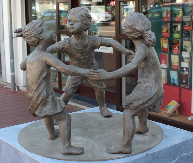 Une joyeuse farandole au Centre de Waterloo Une joyeuse farandole au Centre de Waterloo