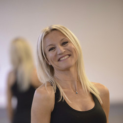 Vous cherchez un cours de Pilates à Wavre ou en Brabant wallon ? Il n’y a jamais de solutions miracles mais il y a le Sunpilates and Co Vous cherchez un cours de Pilates à Wavre ou en Brabant wallon ? Il n’y a jamais de solutions miracles mais il y a le Sunpilates and Co