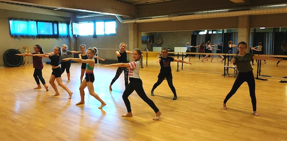 Espace Santé Nivelles : Ecole et cours de danse à Nivelles (Brabant wallon), mise en forme tous niveaux  de 2 à 82 ans…