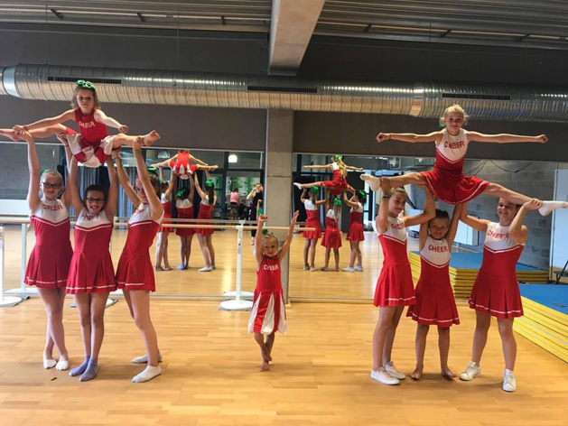 Espace Santé Nivelles : Ecole et cours de danse à Nivelles (Brabant wallon), mise en forme tous niveaux de 2 à 82 ans… Espace Santé Nivelles : Ecole et cours de danse à Nivelles (Brabant wallon), mise en forme tous niveaux de 2 à 82 ans…