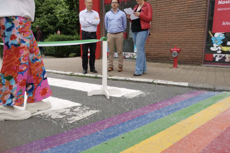 Inauguration passages piétons à Wavre à l'occasion de la Journée Mondiale contre l'homophobie, la transphobie et la biphobie Inauguration passages piétons à Wavre à l'occasion de la Journée Mondiale contre l'homophobie, la transphobie et la biphobie