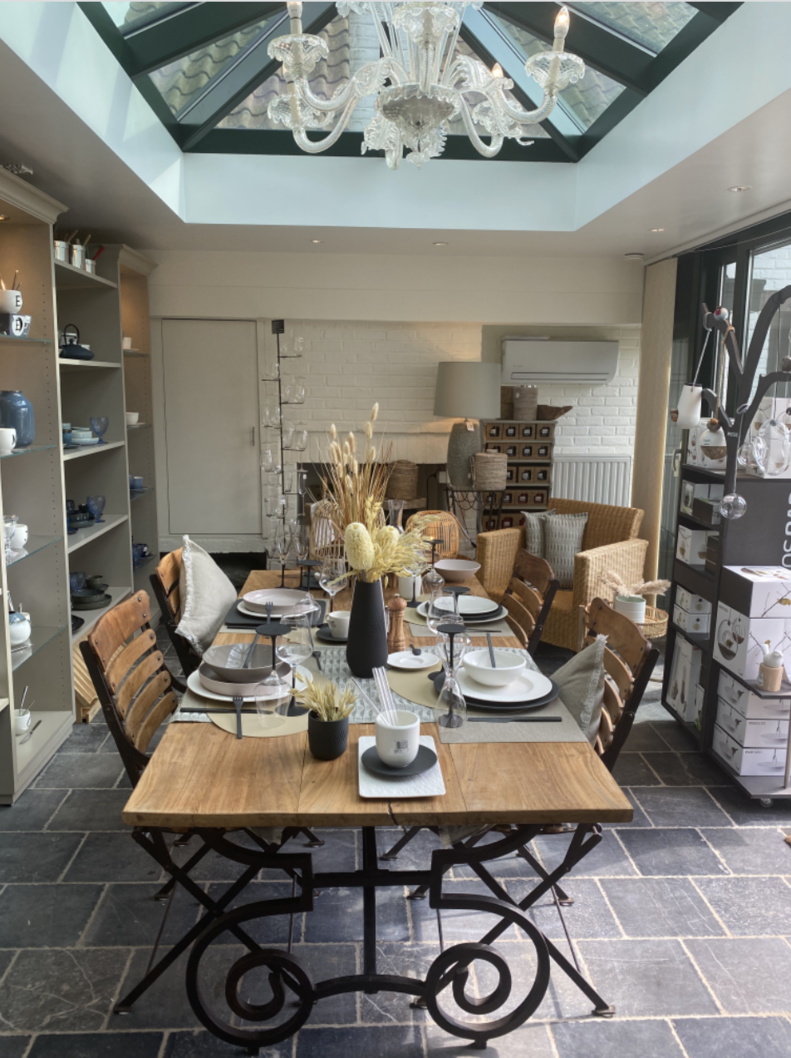 Les tables de Françoise Demeuldre D : l’aventure continue à Limal ! Les tables de Françoise Demeuldre D : l’aventure continue à Limal !