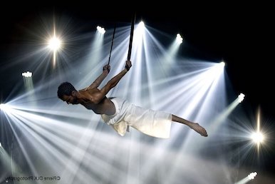 Nova - Spectacle équestre qui nous emmène dans les étoiles Nova - Spectacle équestre qui nous emmène dans les étoiles