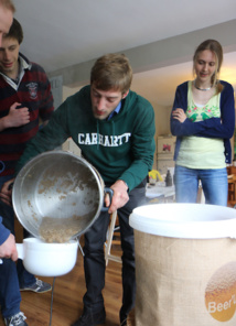 Beer’Up : Un atelier pour créer sa propre bière, entre amis ou entre collègues Beer’Up : Un atelier pour créer sa propre bière, entre amis ou entre collègues