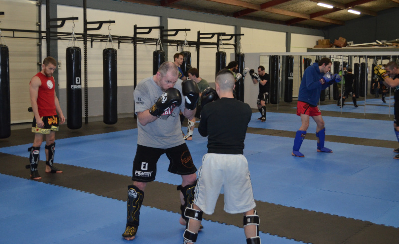 Fight-Off Wavre : Embouteillage sur le ring… (Boxe - Krav Mag - MMA - Wavre - Brabant wallon) Fight-Off Wavre : Embouteillage sur le ring… (Boxe - Krav Mag - MMA - Wavre - Brabant wallon)