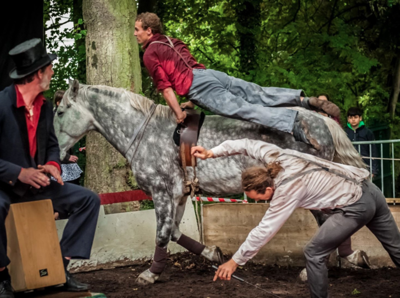 Tempo d'Eole une compagnie de cirque équestre Tempo d'Eole une compagnie de cirque équestre
