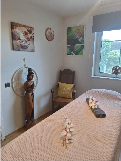 Danielle, une Vie Dediée à la Guérison Naturelle et au Bien-Être Danielle, une Vie Dediée à la Guérison Naturelle et au Bien-Être