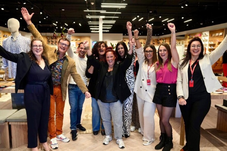 Chaussures Maniet ! Luxus inaugure sa quatrième boutique au Luxembourg et vise un million de paires vendues d’ici 2025 Chaussures Maniet ! Luxus inaugure sa quatrième boutique au Luxembourg et vise un million de paires vendues d’ici 2025