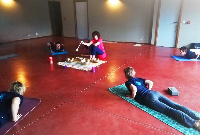 Gouttes de Réflexion 3 : Yoga et Relaxation, Deux Pratiques Différentes mais Complémentaires Gouttes de Réflexion 3 : Yoga et Relaxation, Deux Pratiques Différentes mais Complémentaires