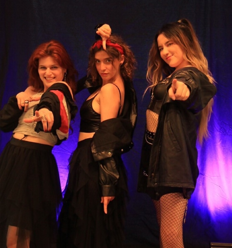 Blue Elles : un trio vocal électrique au cœur du Rock’n’Roll Blue Elles : un trio vocal électrique au cœur du Rock’n’Roll