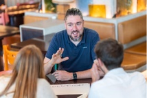 Grégory Descamps : L’art d’organiser le travail et de gérer des équipes avec agilité Grégory Descamps : L’art d’organiser le travail et de gérer des équipes avec agilité