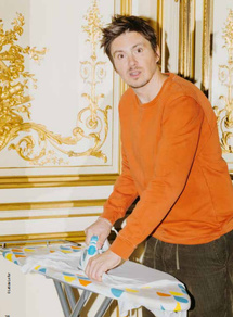 Guillermo Guiz : Une ascension sociale entre rire et réflexion Guillermo Guiz : Une ascension sociale entre rire et réflexion