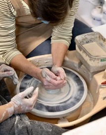 Les cours de poterie : Initiation, hebdomadaires et ateliers à thème Les cours de poterie : Initiation, hebdomadaires et ateliers à thème