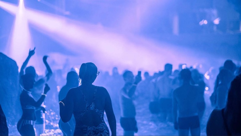 Plongez dans la folie de la plus grande pool party du Benelux Plongez dans la folie de la plus grande pool party du Benelux