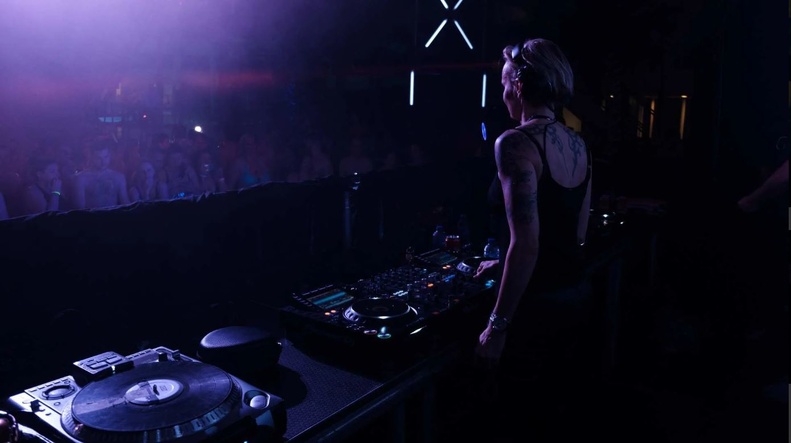 Plongez dans la folie de la plus grande pool party du Benelux Plongez dans la folie de la plus grande pool party du Benelux