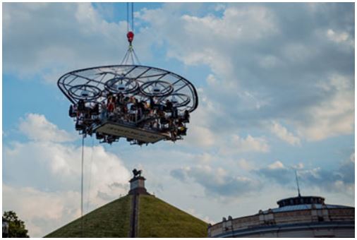 Dinner in the Sky 2025 : une envolée gastronomique au-dessus de Waterloo Dinner in the Sky 2025 : une envolée gastronomique au-dessus de Waterloo