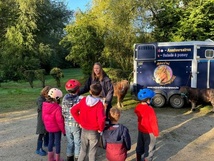 Équimotricité, Lien humain-animal, Activités familiales Équimotricité, Lien humain-animal, Activités familiales