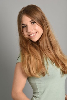 Julia chanteuse belge, Flash Back single 2025, Résilience et musique Julia chanteuse belge, Flash Back single 2025, Résilience et musique