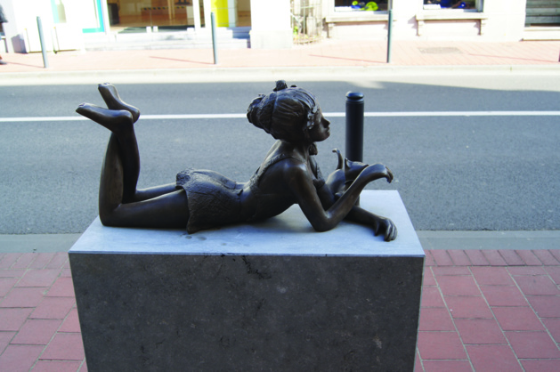 Patricia Timmermans, sculptrice et peintre. Patricia Timmermans, sculptrice et peintre.