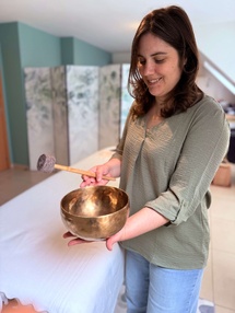Lucie, fondatrice de Résonessence, à Louvain-la-Neuve. Lucie, fondatrice de Résonessence, à Louvain-la-Neuve.