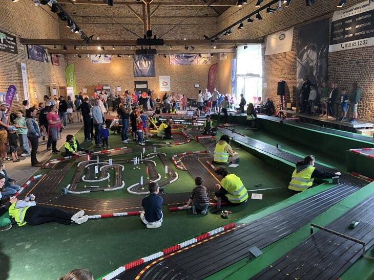 Course, miniature, famille