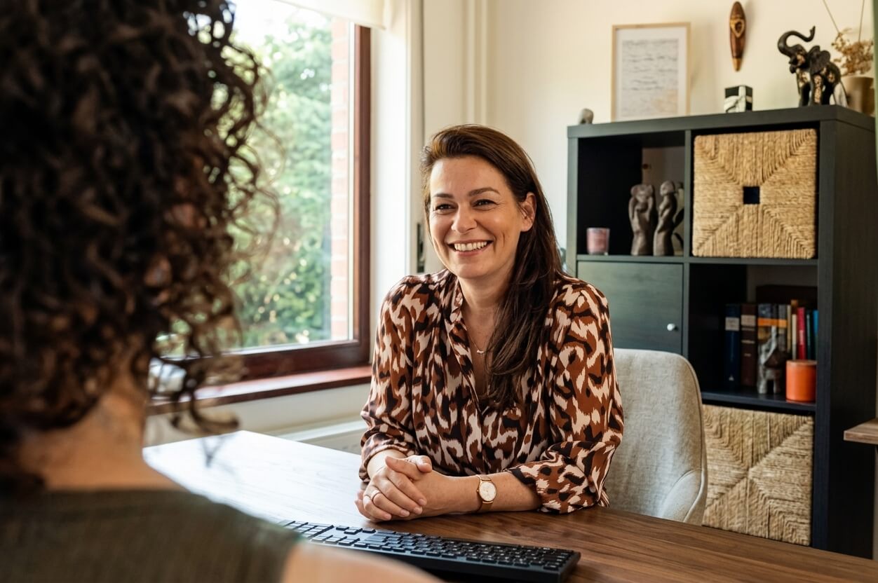 Anastassia Coune, coach de carrière, lors d'une séance d'accompagnement individuel.
