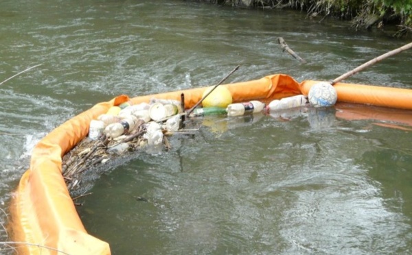 Wavre : BARRAGE FLOTTANT SUR LA DYLE !