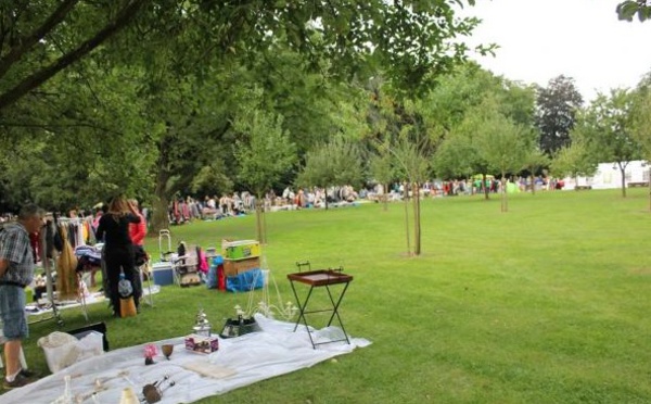Bénévoles pour la brocante de Waterloo