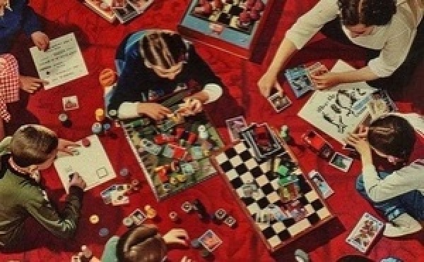 Ça joue, ça discute ! La soirée jeux de société qui mêle plaisir, rencontres et réflexion