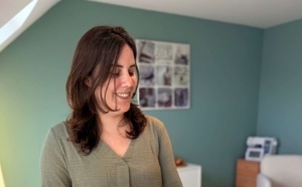 Résonessence : à Louvain-la-Neuve, Lucie Janssens invite chacun à se reconnecter à ce qui compte vraiment