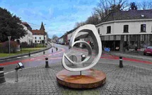 Phénix : Une nouvelle œuvre monumentale illumine le cœur de Lasne