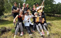 Les Z'Emmêlés font escale à Court-Saint-Etienne pour un concert Musique du Monde
